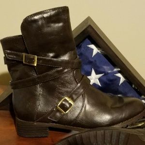 SOLD Dark Brown lether boots